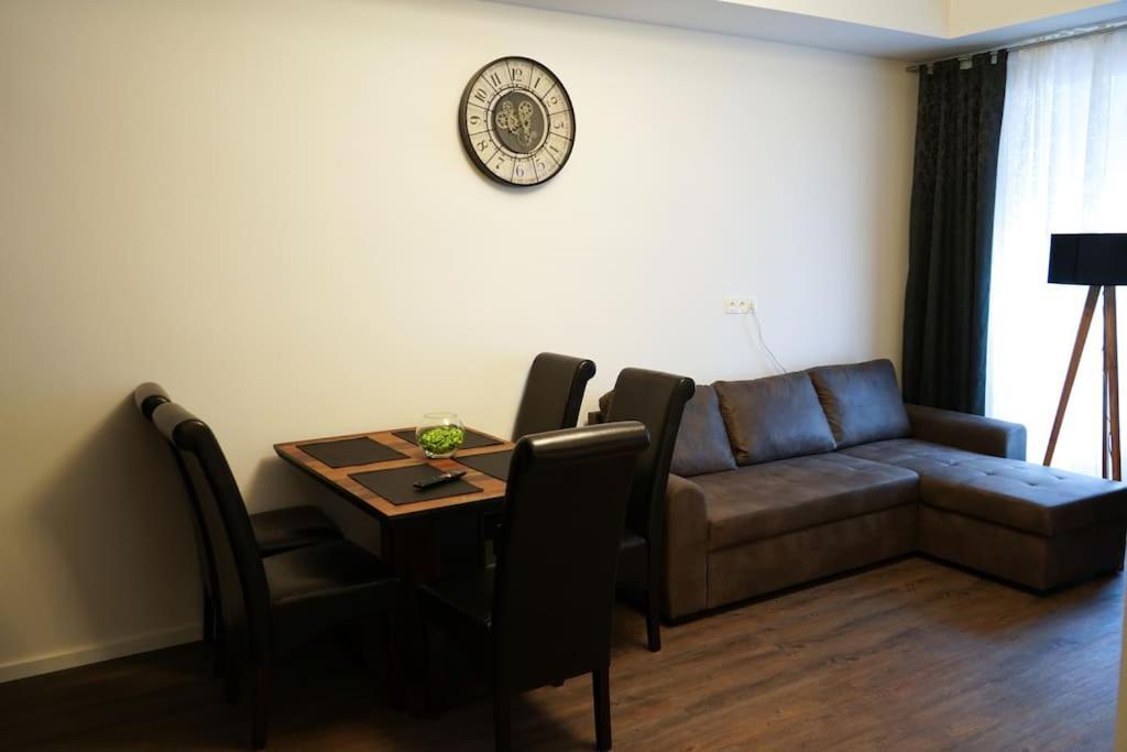 Appartement 2-zi. Am Ufer. Boxspringbetten. 2 Wc's. *